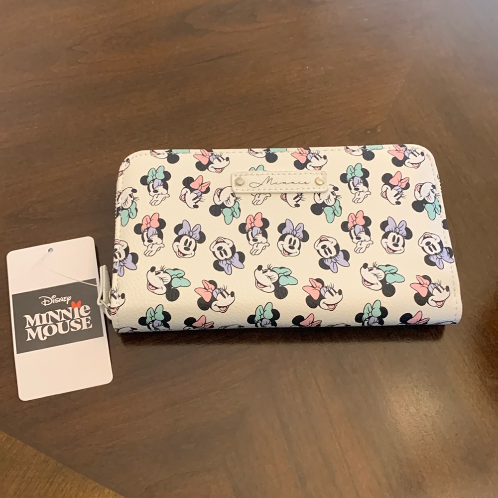 Disney White Minnie Mouse Wristlet Wallet NWT ALDI exclusice